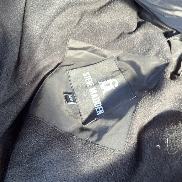 Steve Madden - Picture 3 of 7